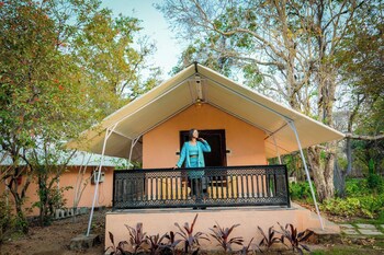 nidhivann wellness retreat resort pench