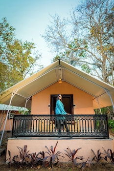 nidhivann wellness retreat resort pench