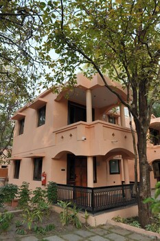 nidhivann wellness retreat resort pench