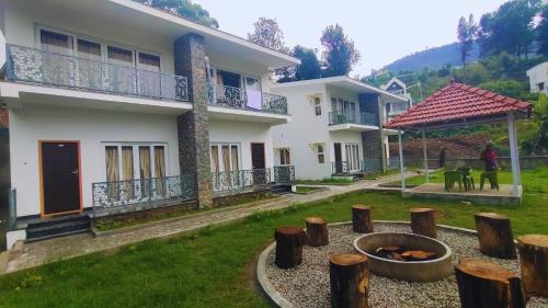 Banana Tree Retreat,,2 star