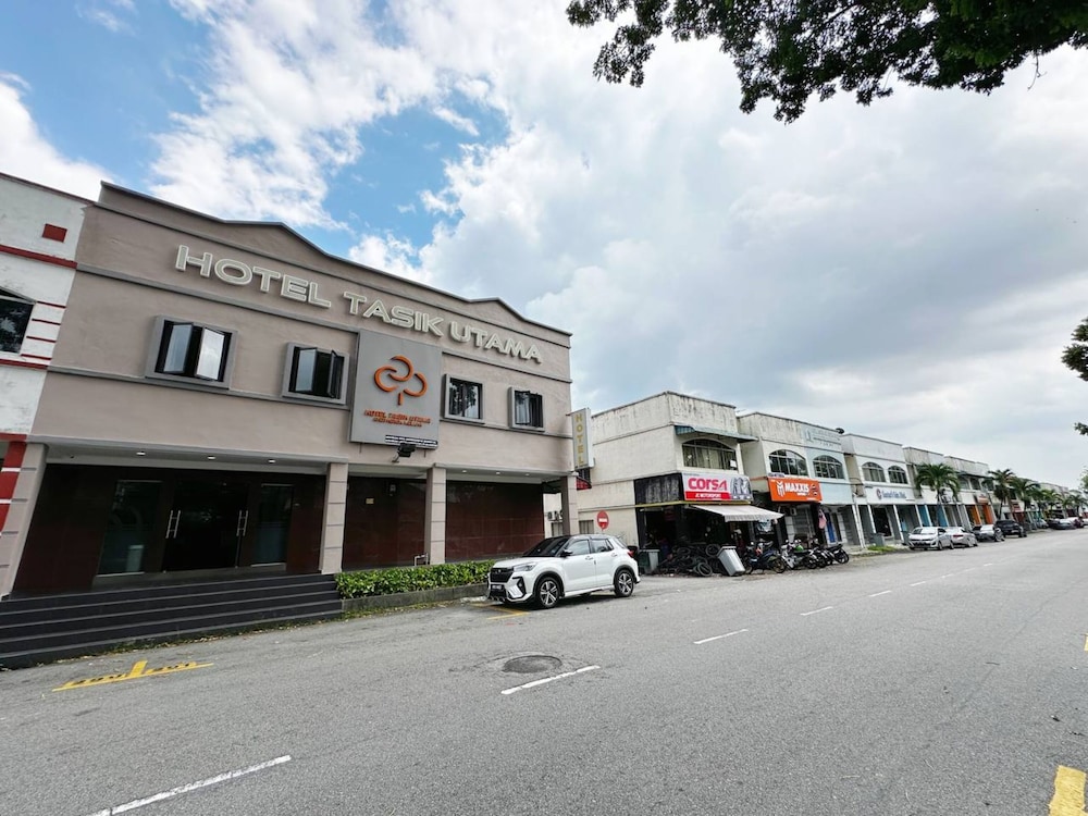hotel o tasik utama