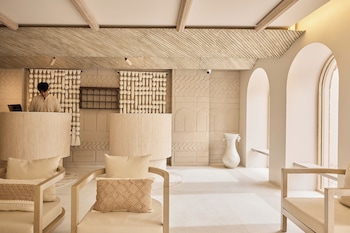 Pe-La Thapae Boutique Hotel,,2 star