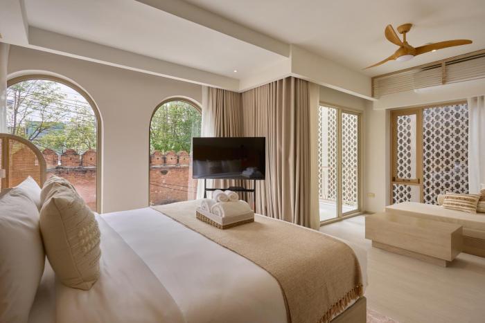 pe la thapae boutique hotel