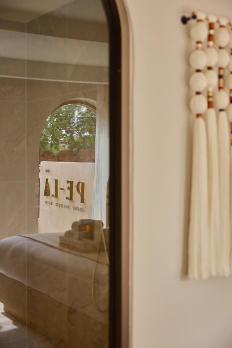 pe la thapae boutique hotel