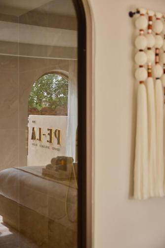 pe la thapae boutique hotel