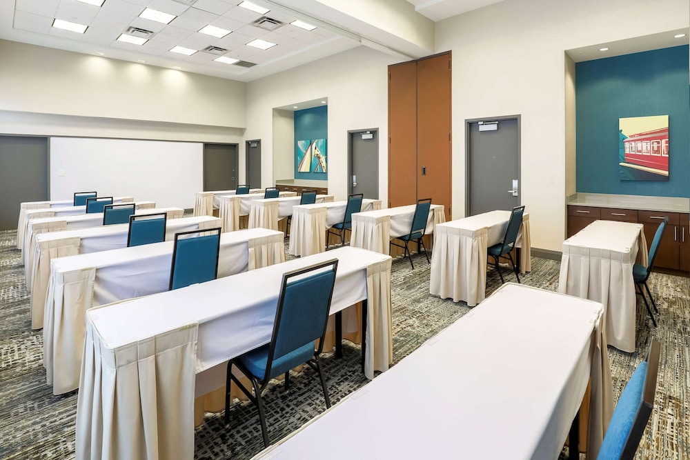 hampton inn and suites pittsburgh downtown