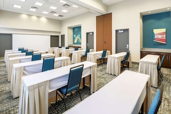 hampton inn and suites pittsburgh downtown