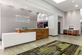 hampton inn and suites pittsburgh downtown