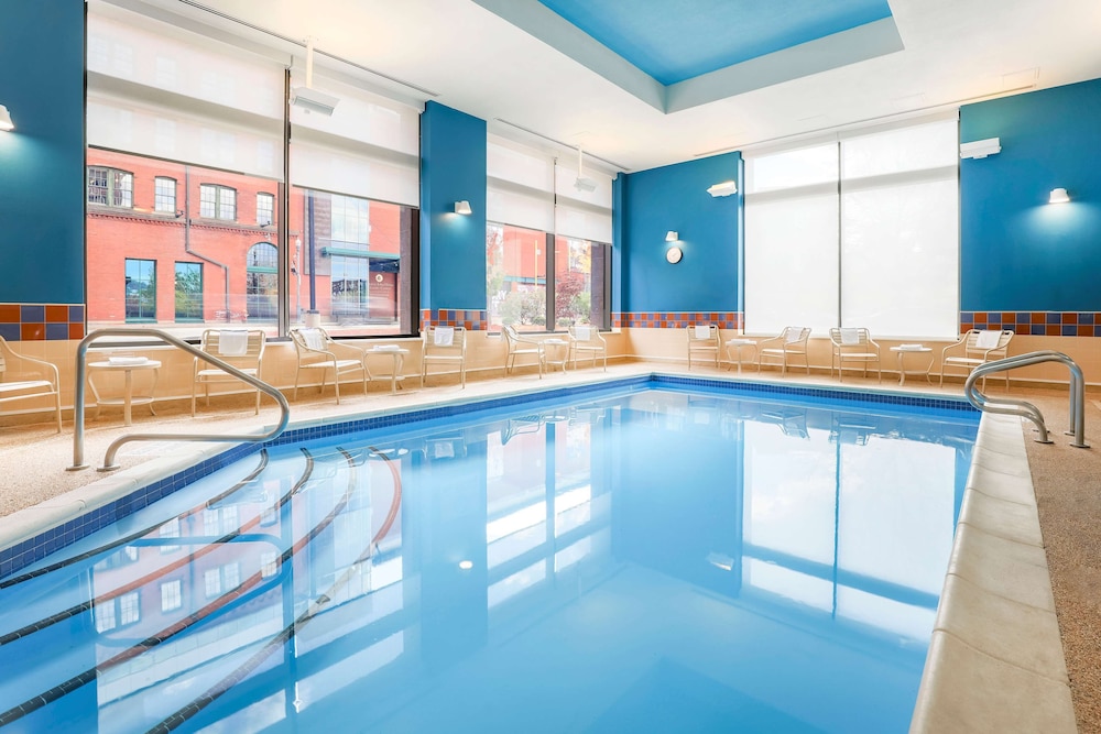 hampton inn and suites pittsburgh downtown