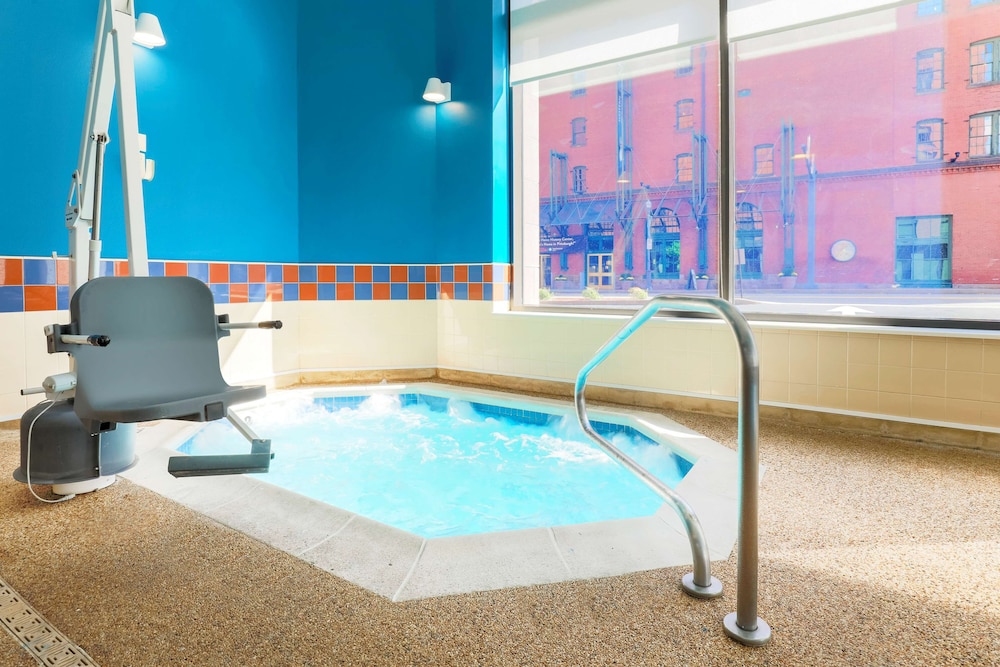 hampton inn and suites pittsburgh downtown