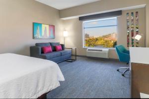 hampton inn and suites pittsburgh downtown