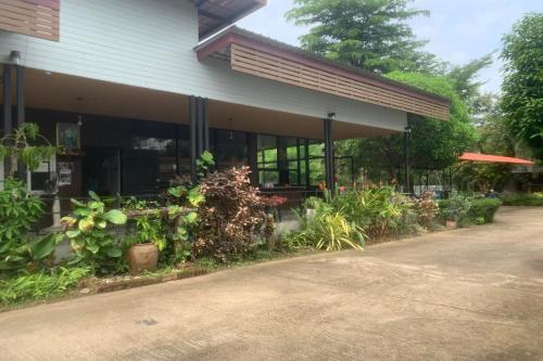 phra chan khiang dao resort