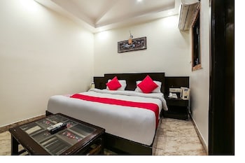 Hotel Seven Seas Opposit Railway Station,,3 star