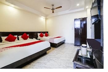 hotel seven seas opposit railway station