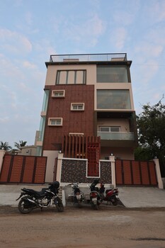 mm beach house