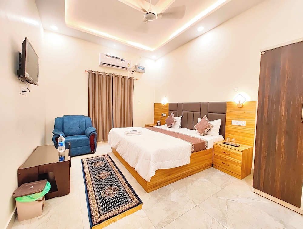 hotel vrindavan palace ayodhya