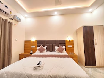 hotel vrindavan palace ayodhya