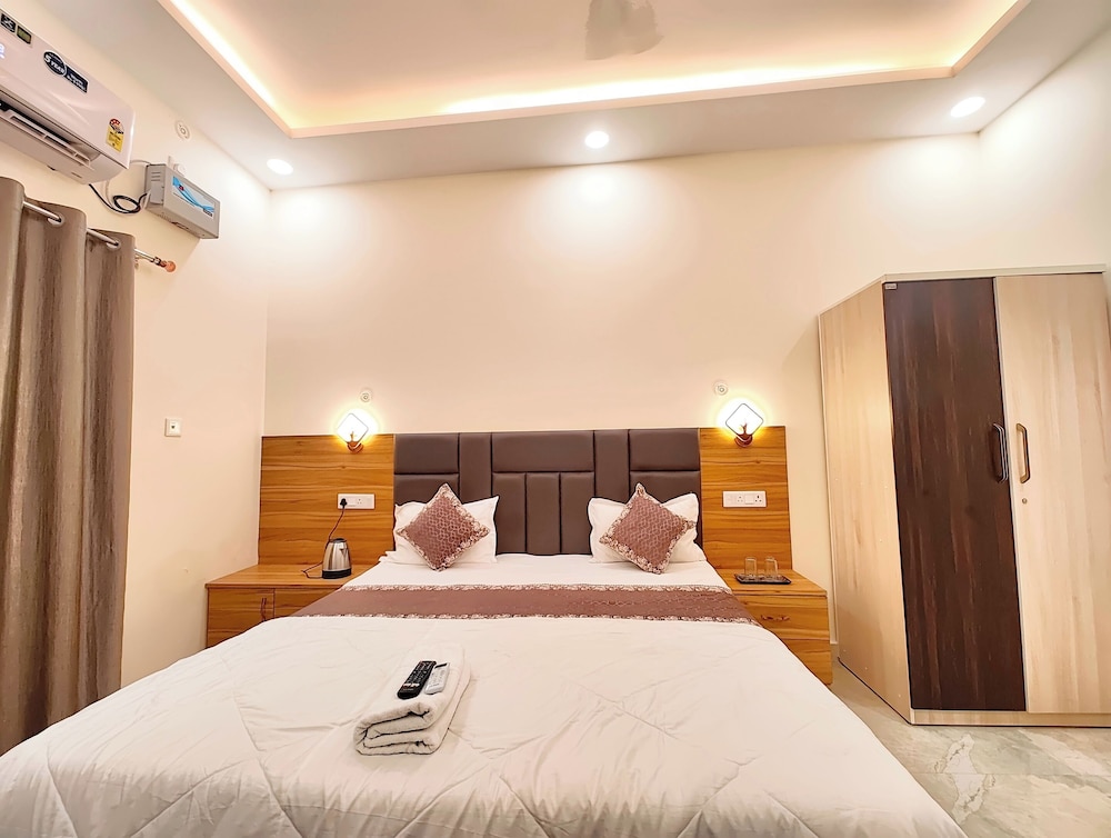 hotel vrindavan palace ayodhya