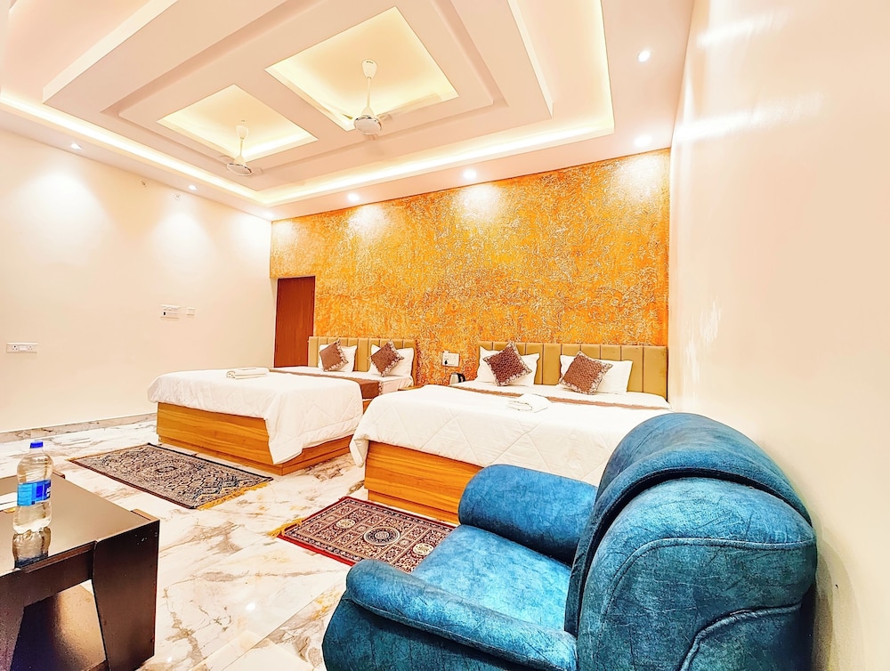 hotel vrindavan palace ayodhya