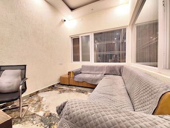 Hotel Vrindavan Palace Ayodhya,,3 star