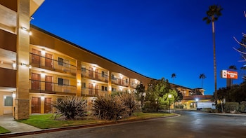 best western plus pleasanton inn