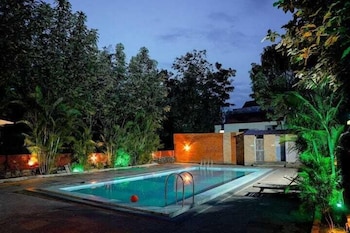 the jungle woods resort