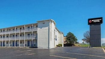 Economy Hotel Kansas City,,2 star