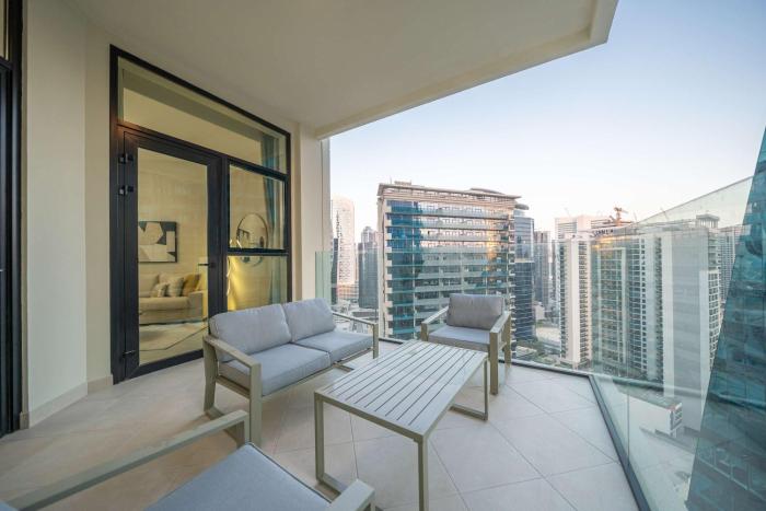 chic 1br at the canal business bay