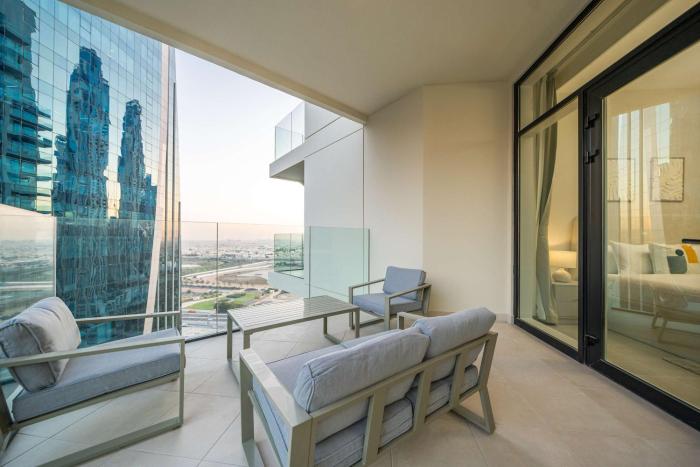 chic 1br at the canal business bay