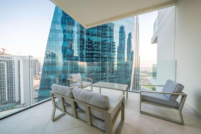 chic 1br at the canal business bay