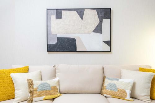 chic 1br at the canal business bay