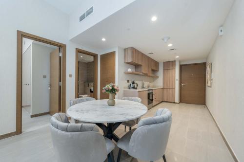 chic 1br at the canal business bay