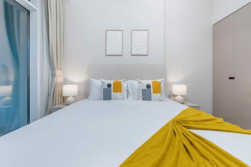 chic 1br at the canal business bay