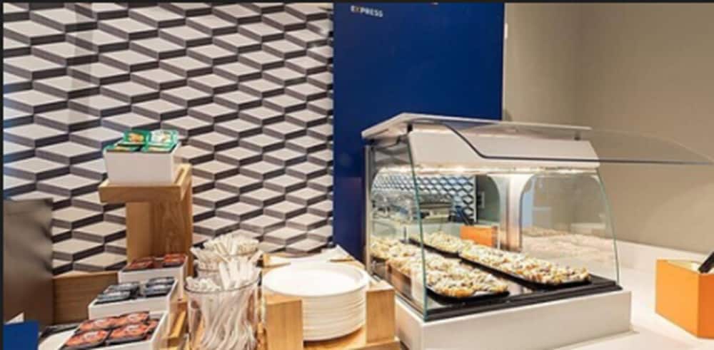 holiday inn express minneapolis west plymouth by ihg