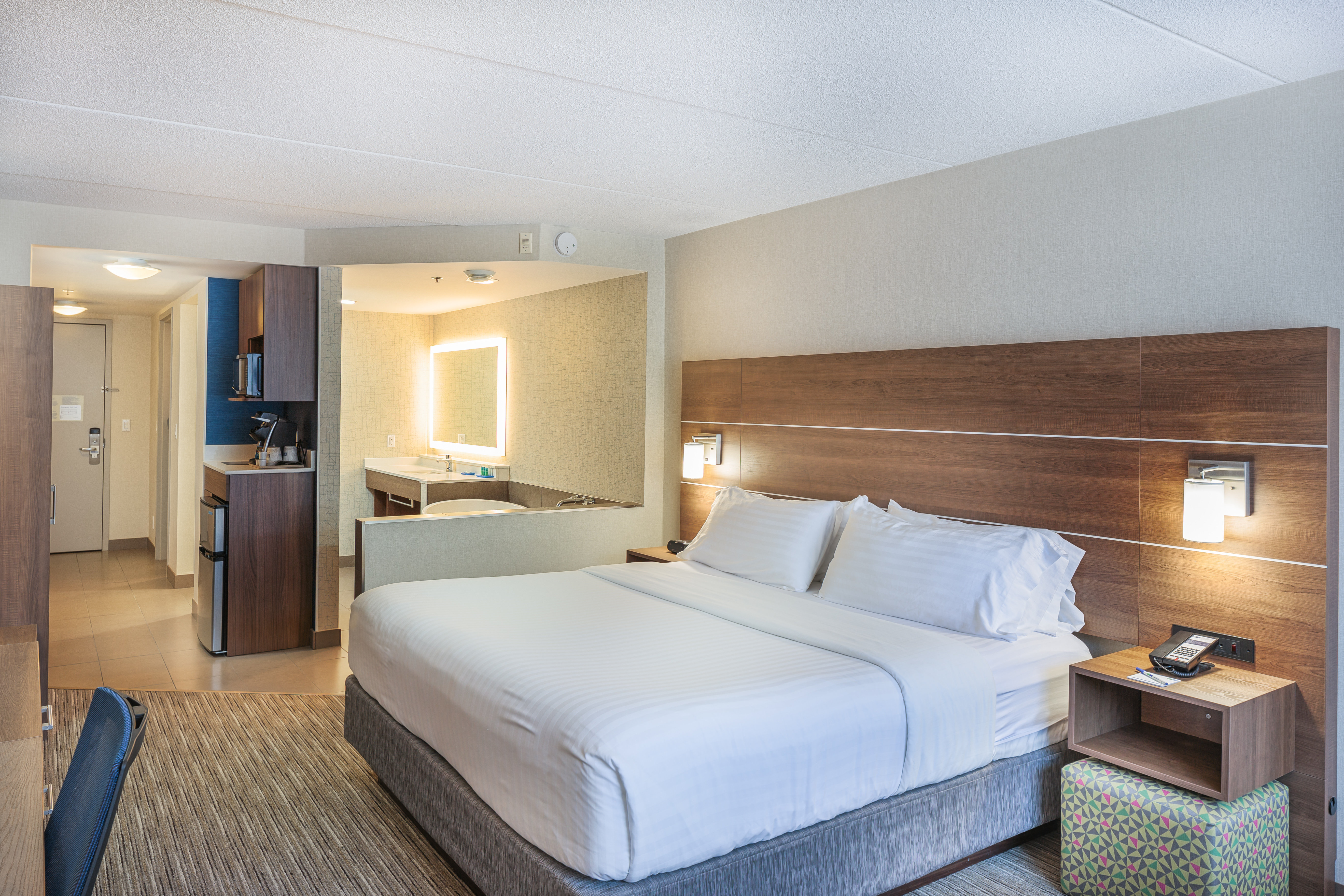 holiday inn express and suites belleville by ihg