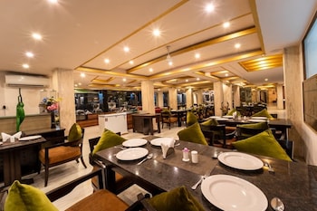 grandeur sanchi resort