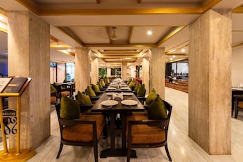 grandeur sanchi resort