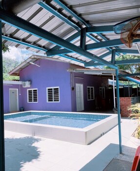 capital o 91153 chalet dusun duriyan
