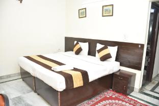 tipsyy inn suites 006