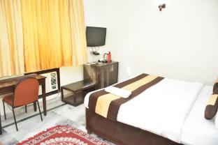 tipsyy inn suites 006