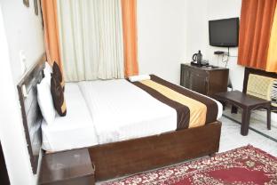 tipsyy inn suites 006