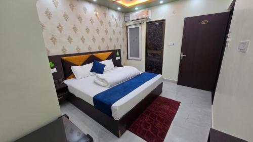 Hotel Ramayanam Palace,,3 star