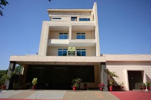 hotel cheer inn