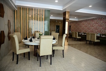 hotel cheer inn
