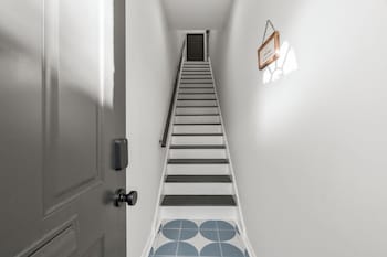 Kid Friendly-Parking-Roof Deck,354 N Front St,3 star
