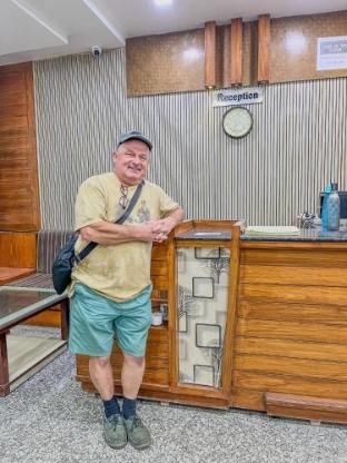 hotel the golden bird