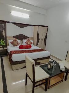 hotel the golden bird