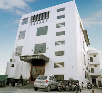 hotel the golden bird