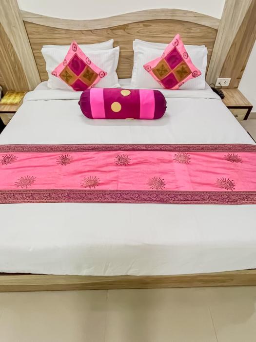 hotel the golden bird