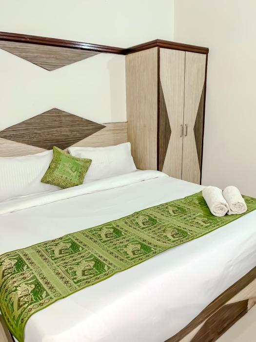 hotel the golden bird